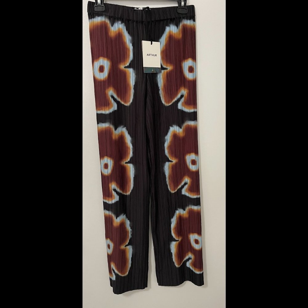 Arthur Apparel Straight Leg Pleated Pant sz 4 NWT